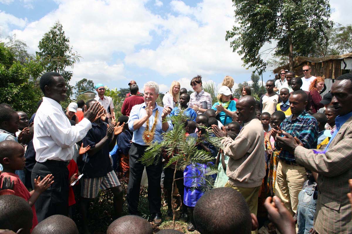 Afrika 2005 12 Childrens Garden 8dec Jessica 0096
